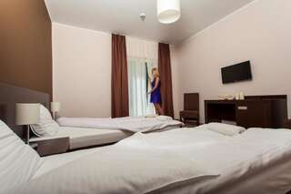Отель Hotel Polesie Białka Стандартный двухместный номер с 1 кроватью или 2 отдельными кроватями и балконом-6